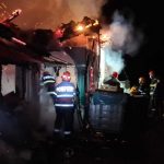 În urma incendiului de la Mățău, un bărbat a fost găsit carbonizat de pompieri sub dărâmăturile casei